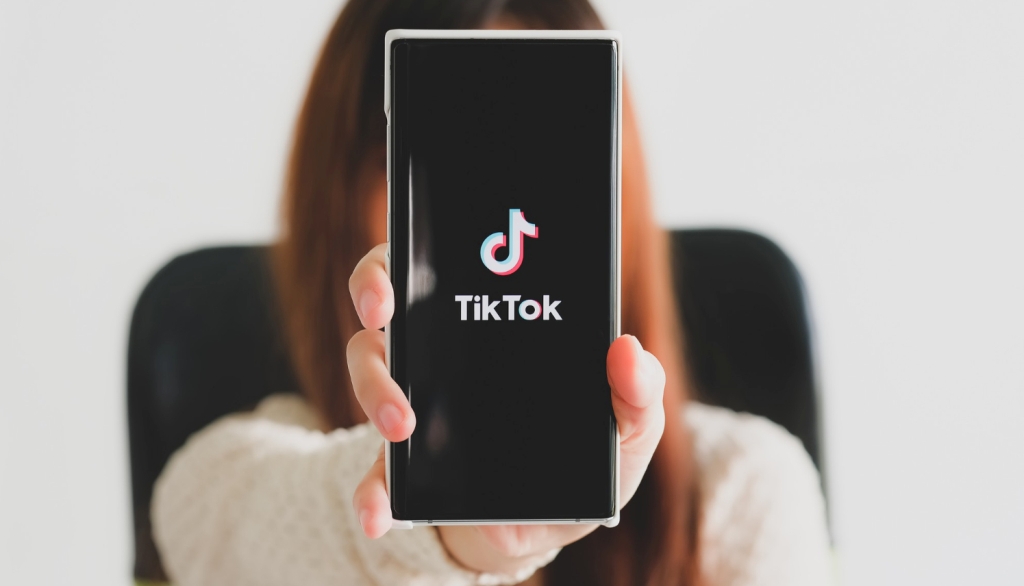 TikTok : une nouvelle restriction imposée aux adolescents