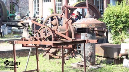 Replis identitaires et la Discrimination : La fonderie