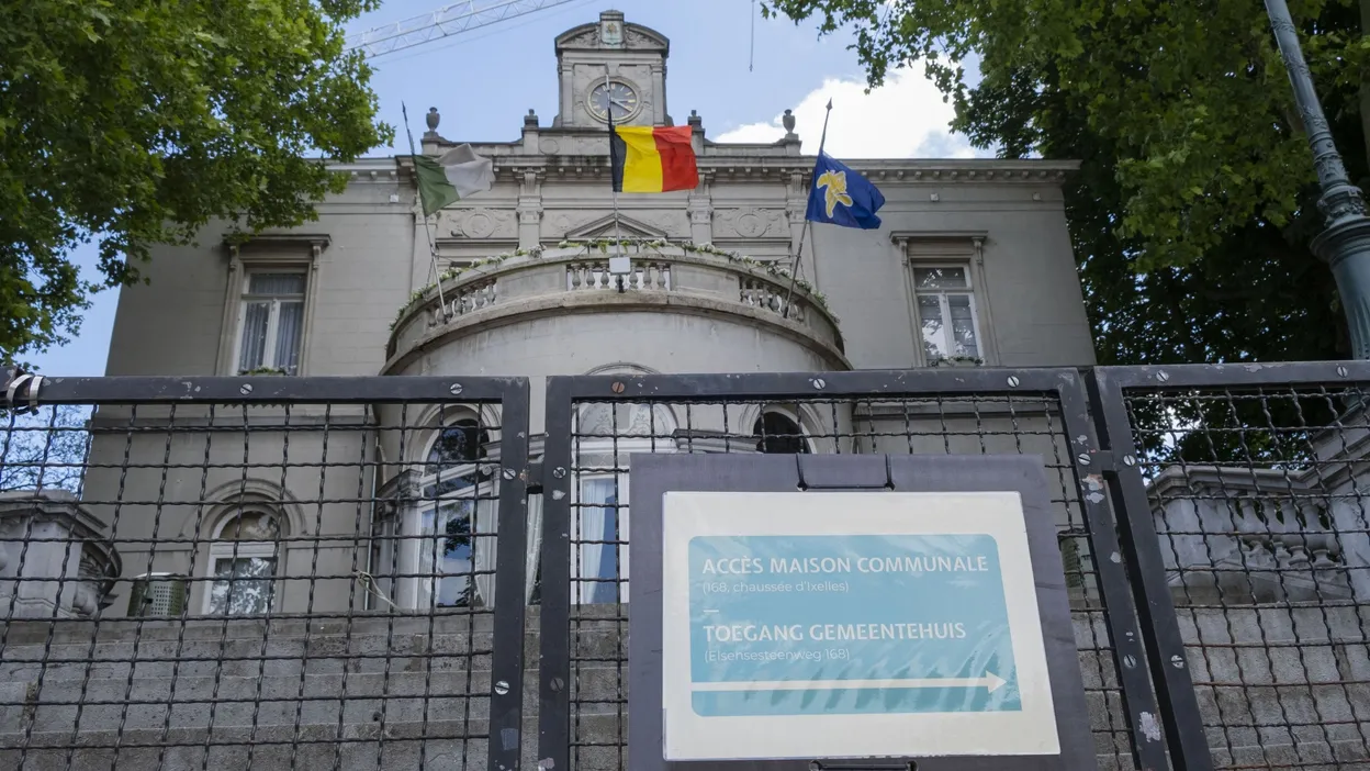 Belgique : Ixelles vote une résolution s&rsquo;opposant aux visites à domicile envisagées par l&rsquo;Arizona