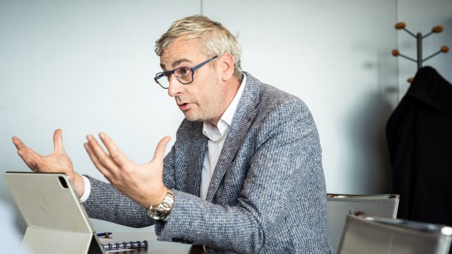 Finances bruxelloises : le ministre reconnaît les défaillances et promet des réformes