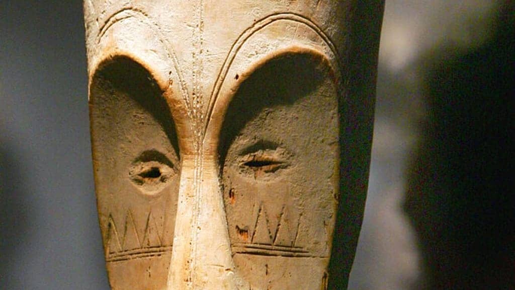 Le masque Ngil : un combat pour la dignité des objets sacrés africains